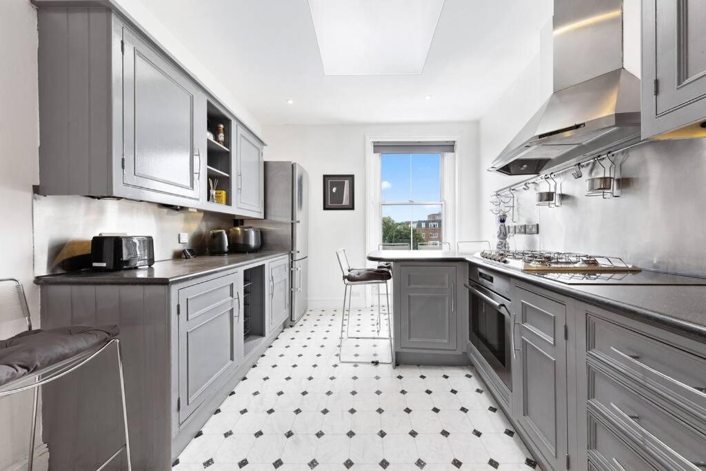 Spacious Sleep 11 With Terrace In Earls Court Ec99 London Exterior foto