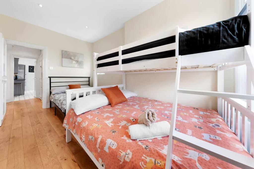 Spacious Sleep 11 With Terrace In Earls Court Ec99 London Exterior foto