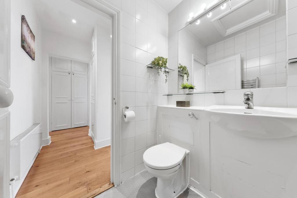 Spacious Sleep 11 With Terrace In Earls Court Ec99 London Exterior foto